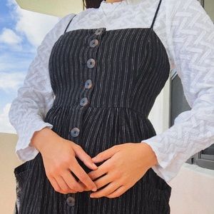 Black midi sleeveless dress